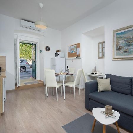 Naval Apartment Rijeka Bagian luar foto