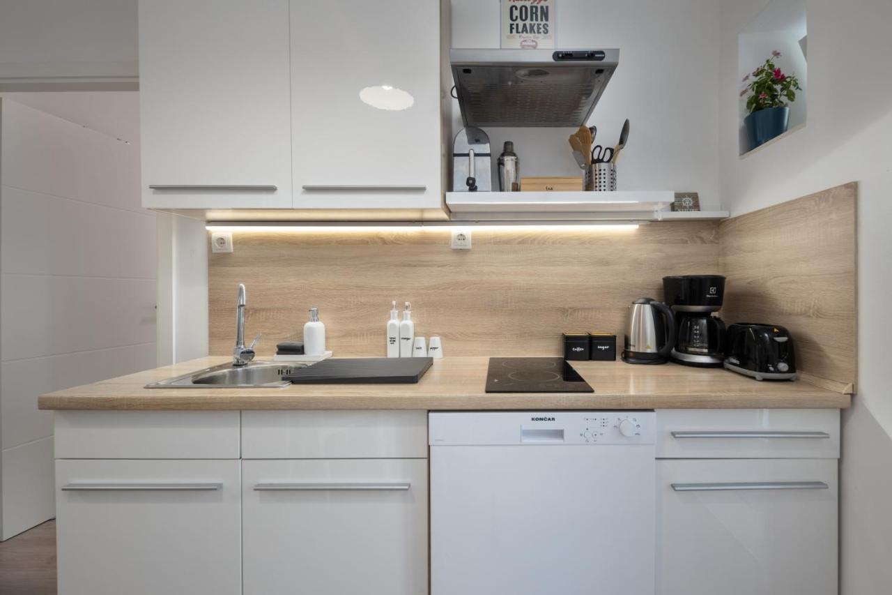 Naval Apartment Rijeka Bagian luar foto