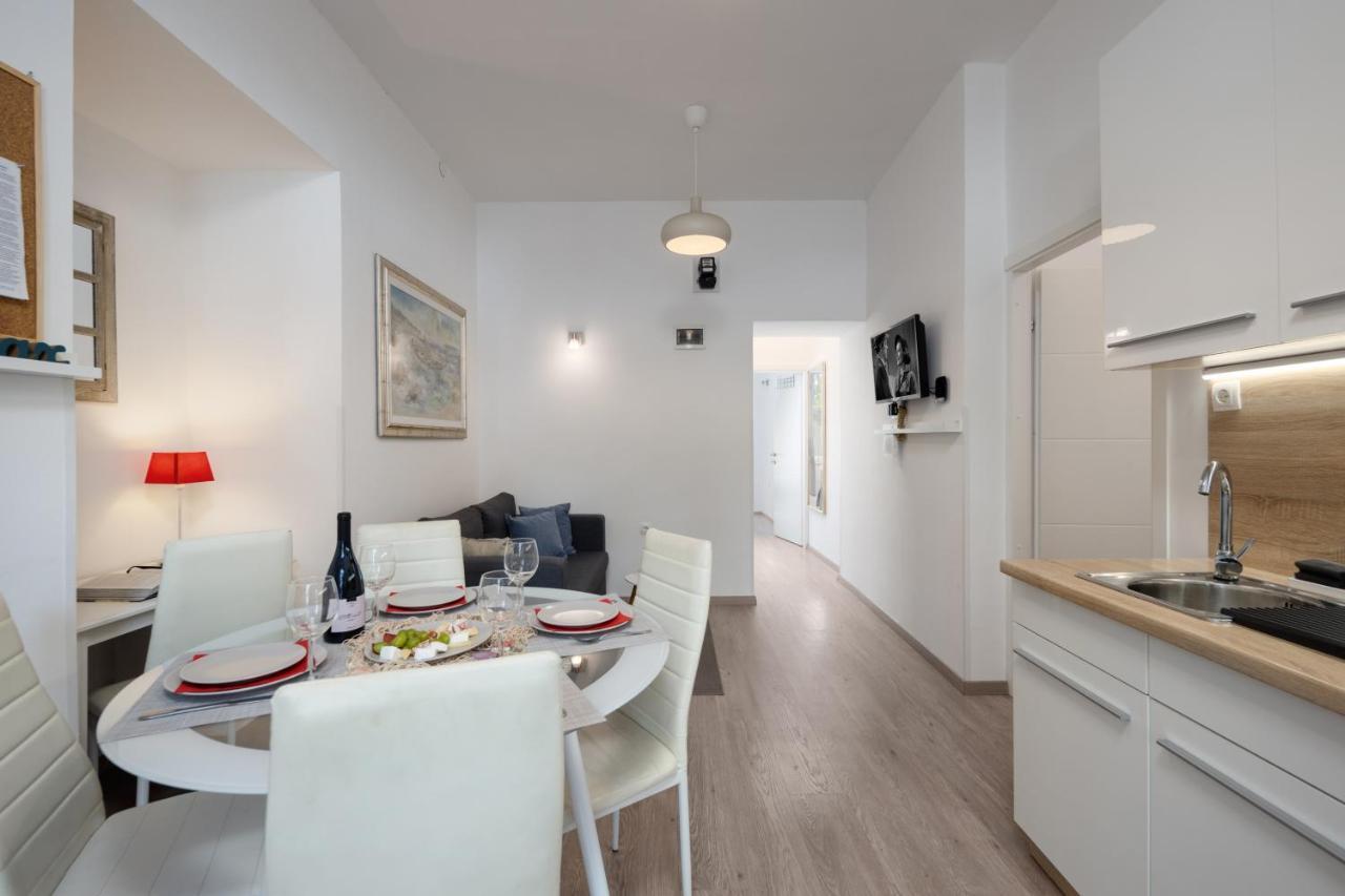 Naval Apartment Rijeka Bagian luar foto