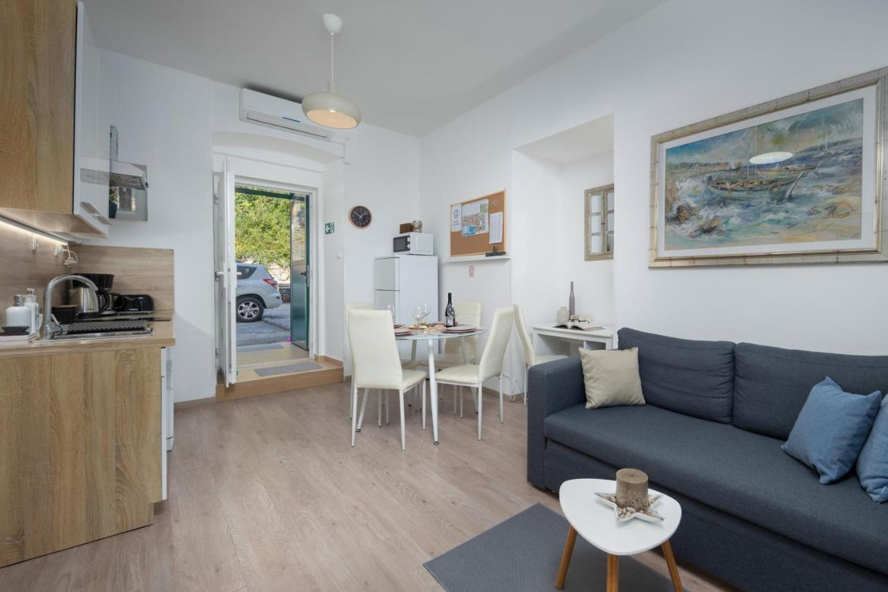 Naval Apartment Rijeka Bagian luar foto
